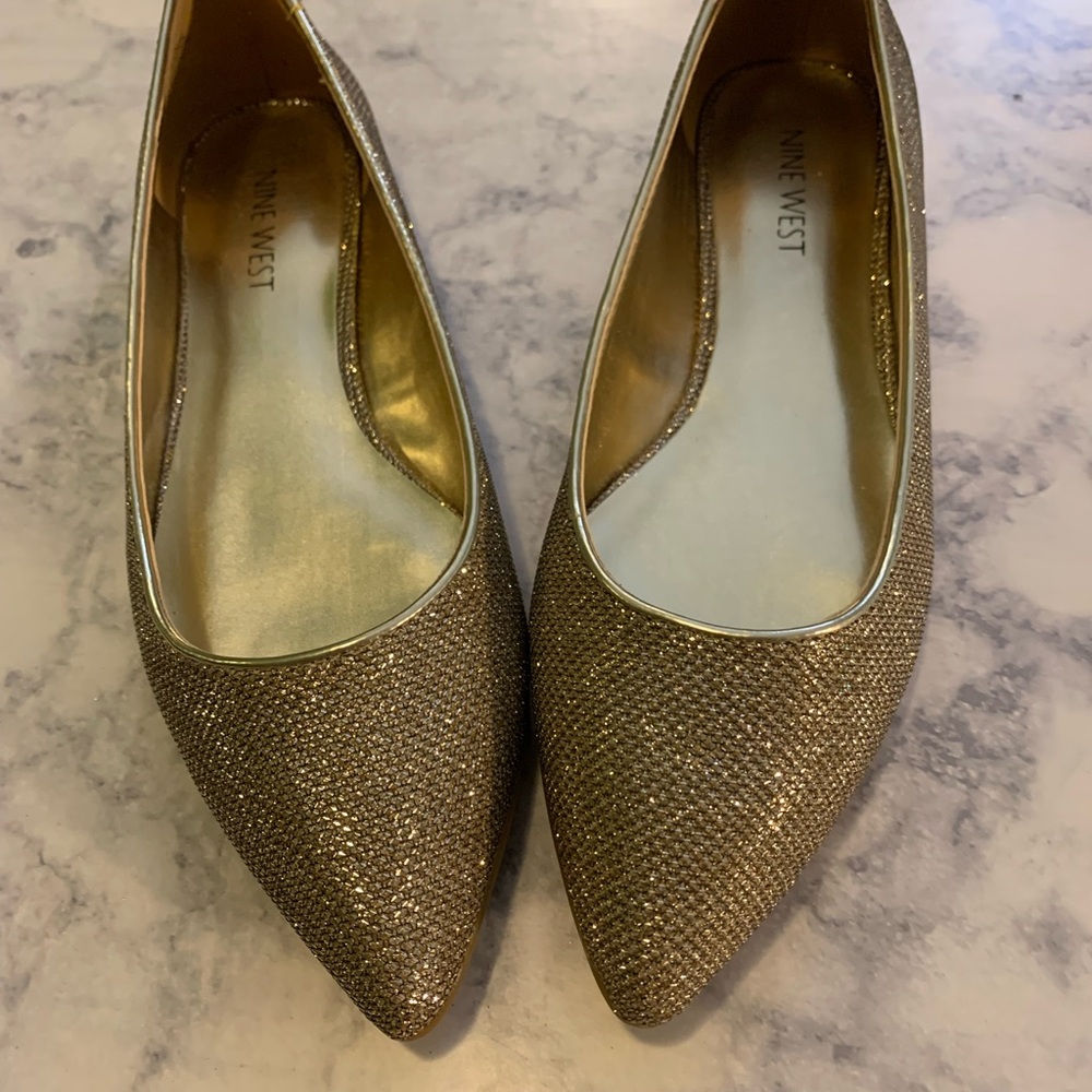 NWT!  Nine West Gold Flats